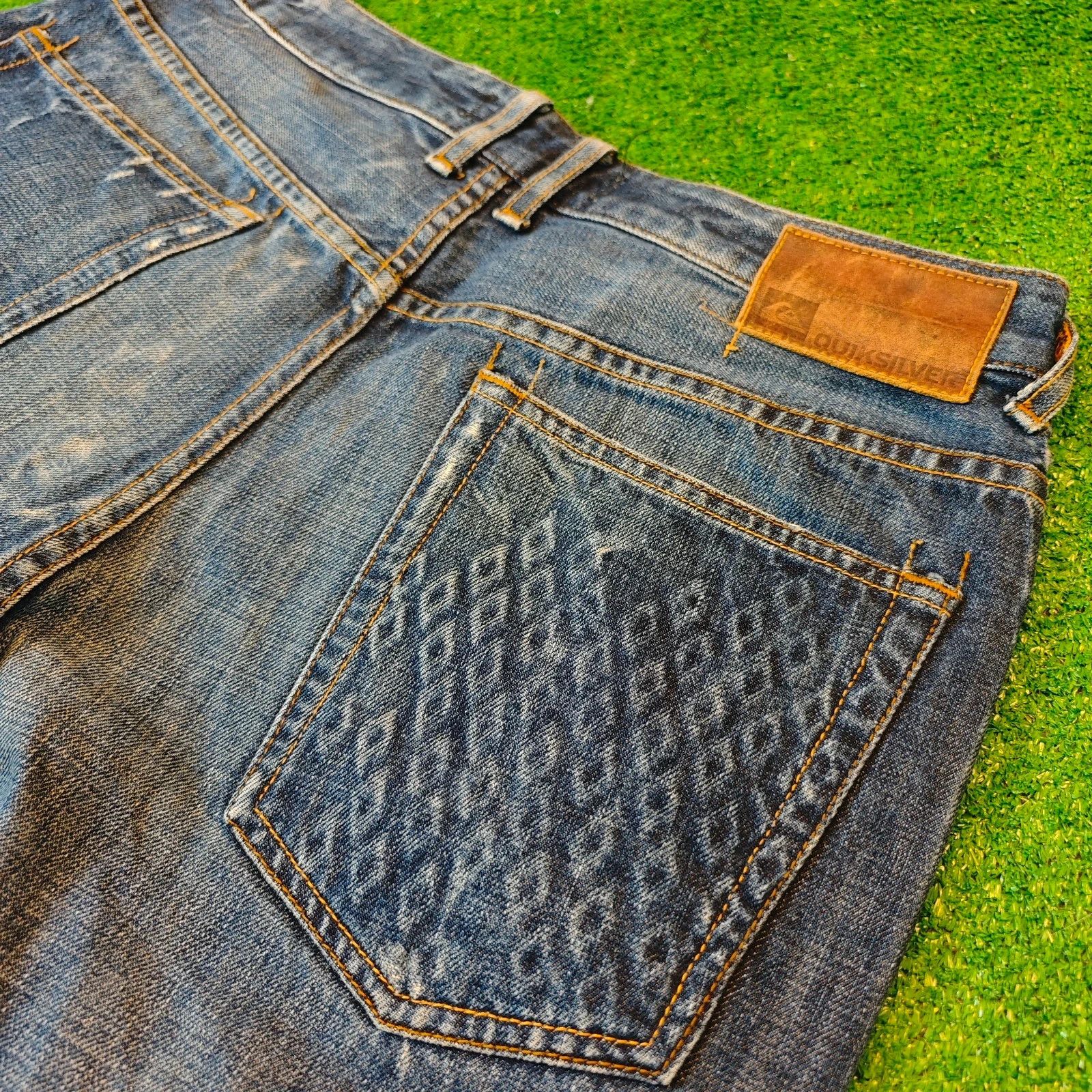 Quiksilver Vintage Quiksilver Jeans Mens 32 blue regular button fly y2k Size US 32 / EU 48 - 4 Thumbnail