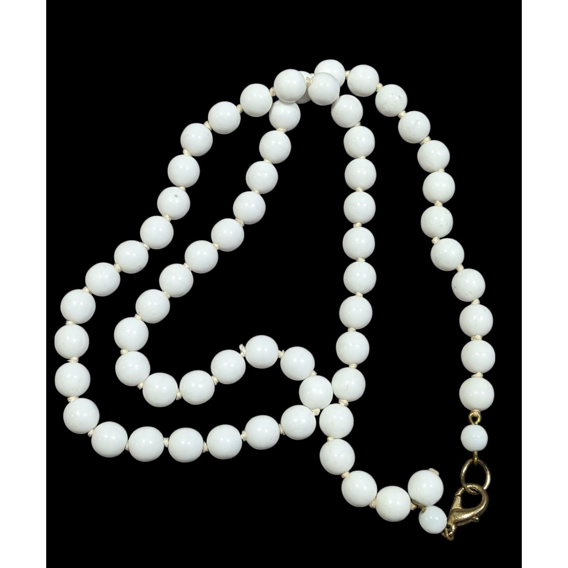 Other Vintage Classic White Beaded Glass Necklace Size ONE SIZE - 1 Thumbnail