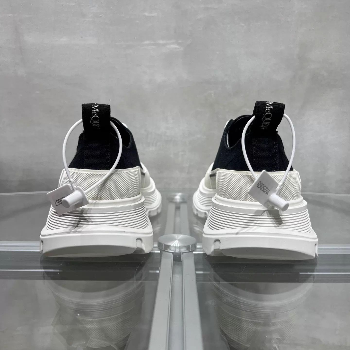 Alexander McQueen Alexander McQueen Black Platform Shoes Size 35 YH25867 Size US 4.5 / IT 34.5 - 6 Thumbnail