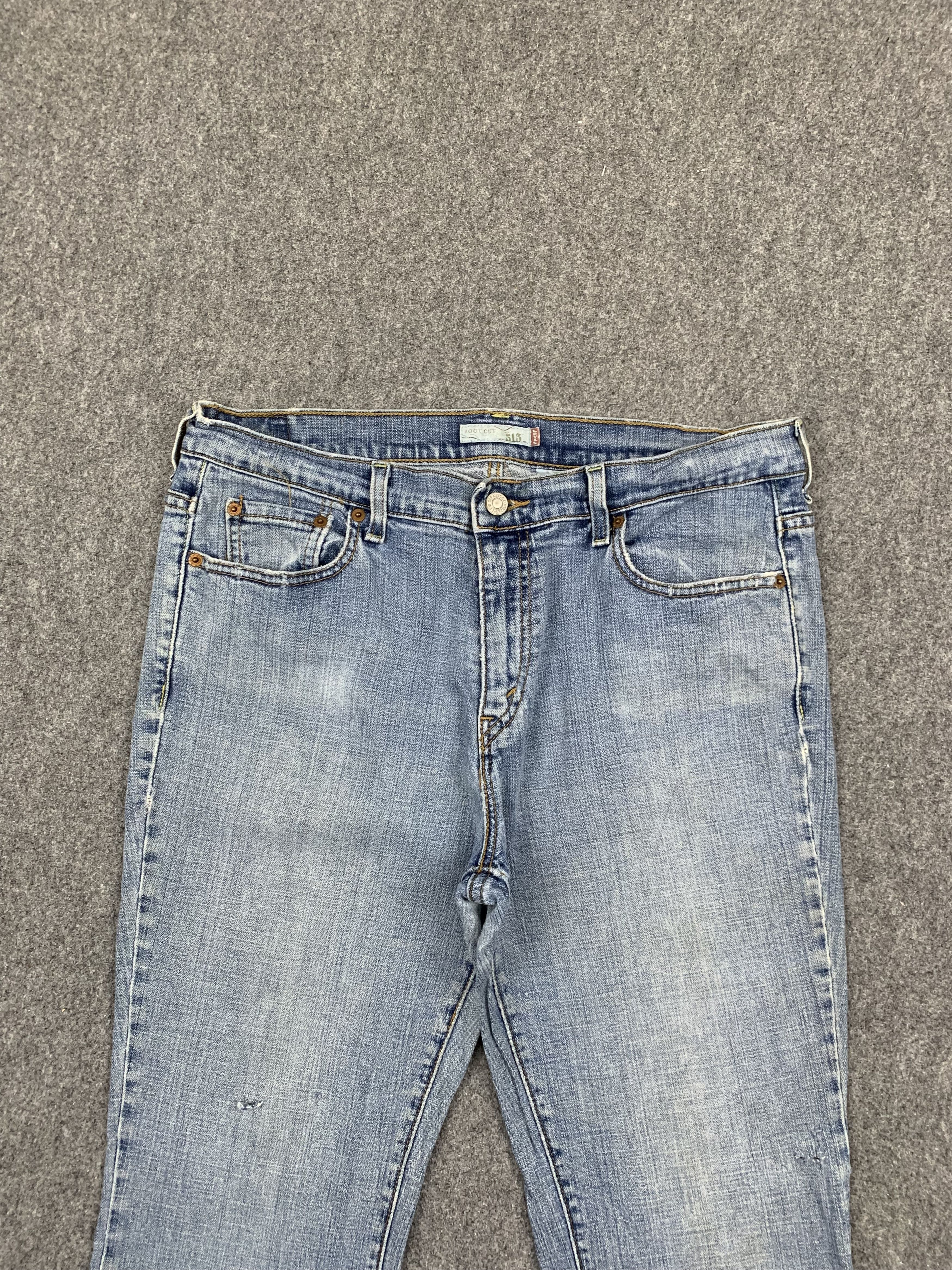 Levi's Vintage Levis 524 Flared Bootcut Bell Bottom Jeans DJ0099 Size US 32 / EU 48 - 2 Thumbnail
