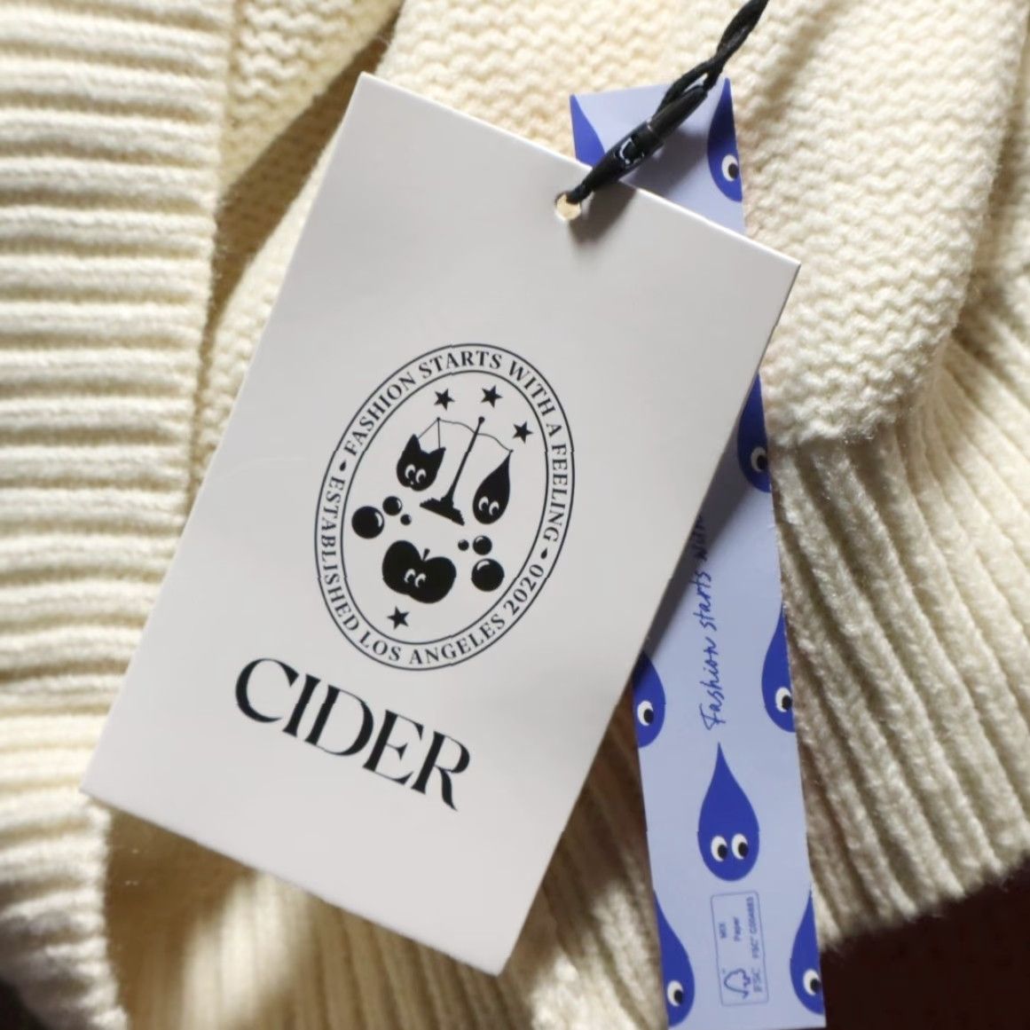 Cider Cider Duck Cuff Crewneck Sweater Ivory Women's 4XL Shirt Sweater Women Ivory 4XL Duck Cuff Crewneck Solid Long Sleeve Crewneck - Size XXL / US 16-18 / IT 52-54 - 7 Thumbnail