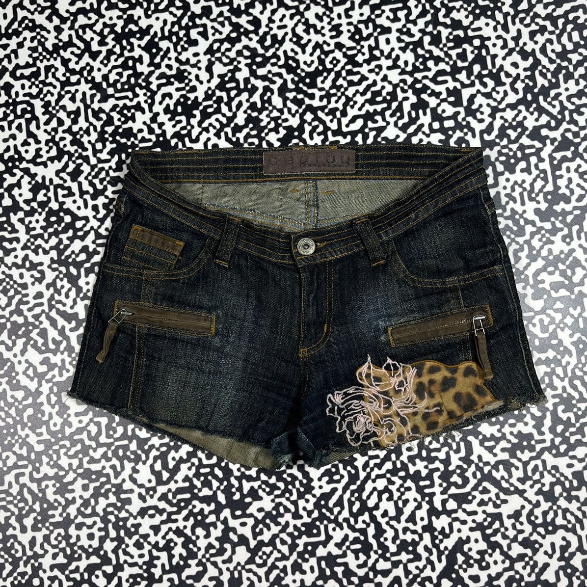 Japanese Brand Vintage Y2K Deplay Japanese Style Leopard Print Sexy Shorts Size 28" / US 6 / IT 42 - 5 Thumbnail