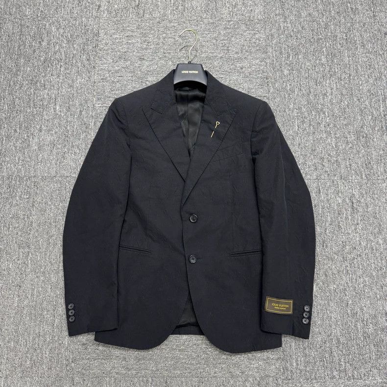 Louis Vuitton Louis Vuitton Full embossed presbyopic suit jacket Size US S / EU 44-46 / 1 - 1 Thumbnail