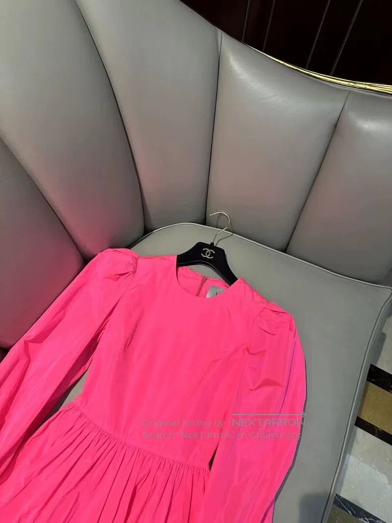 Valentino Valentino dress Size XS / US 0-2 / IT 36-38 - 2 Thumbnail