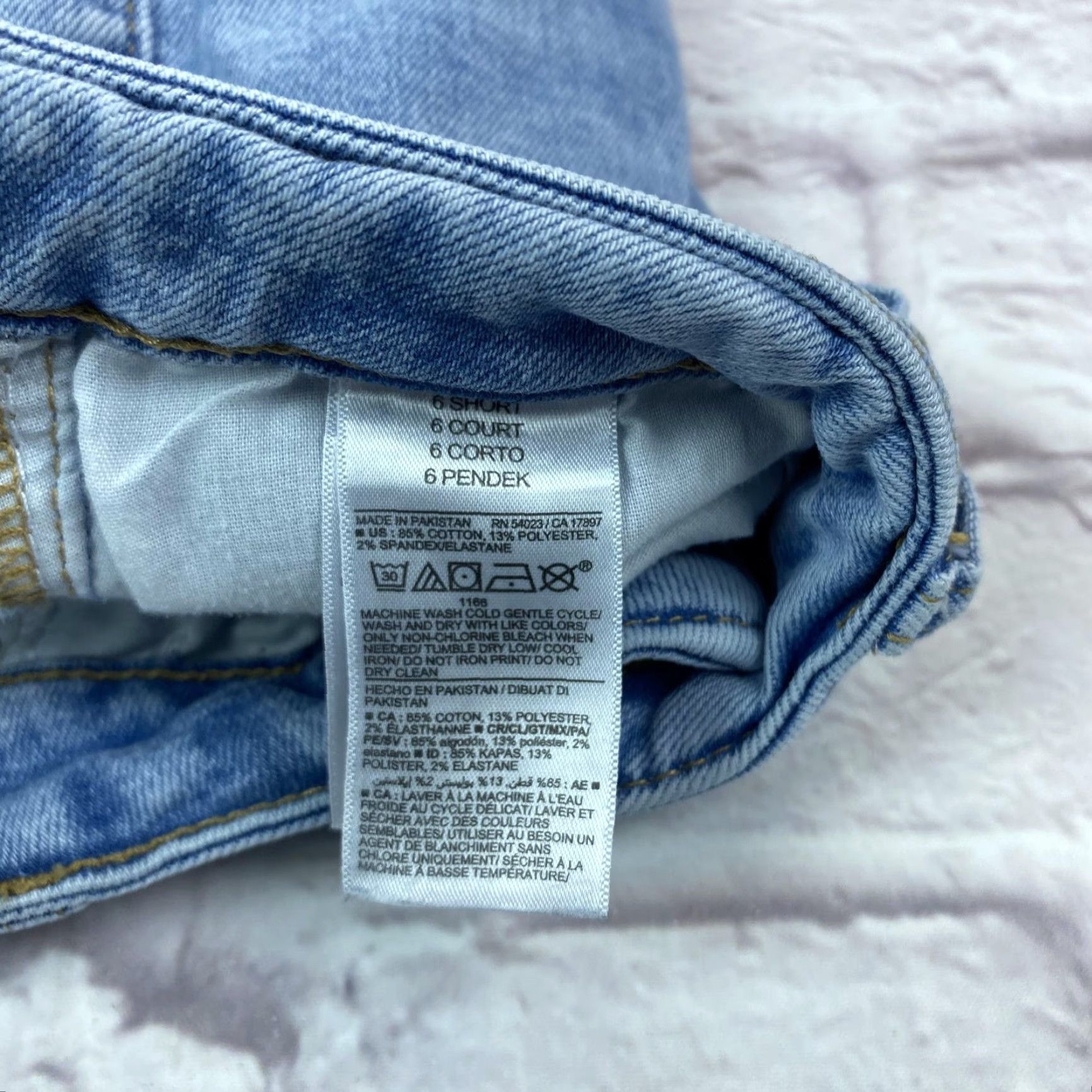 Old Navy Old Navy Jeans Womens 6 Short O.G. Straight High Rise Distressed Stretch Denim Jeans Womens Distressed Blue 90s? Size 28" / US 6 / IT 42 - 4 Thumbnail