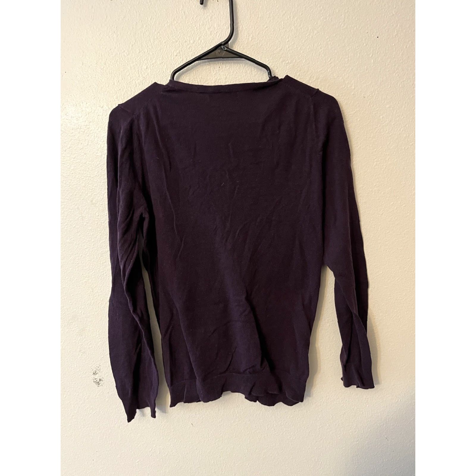 Gap VINTAGE Gap Women's Sweater Solid V-Neck Long Sleeve Size Large Purple Basic Knit Top Size L / US 10 / IT 46 - 3 Thumbnail