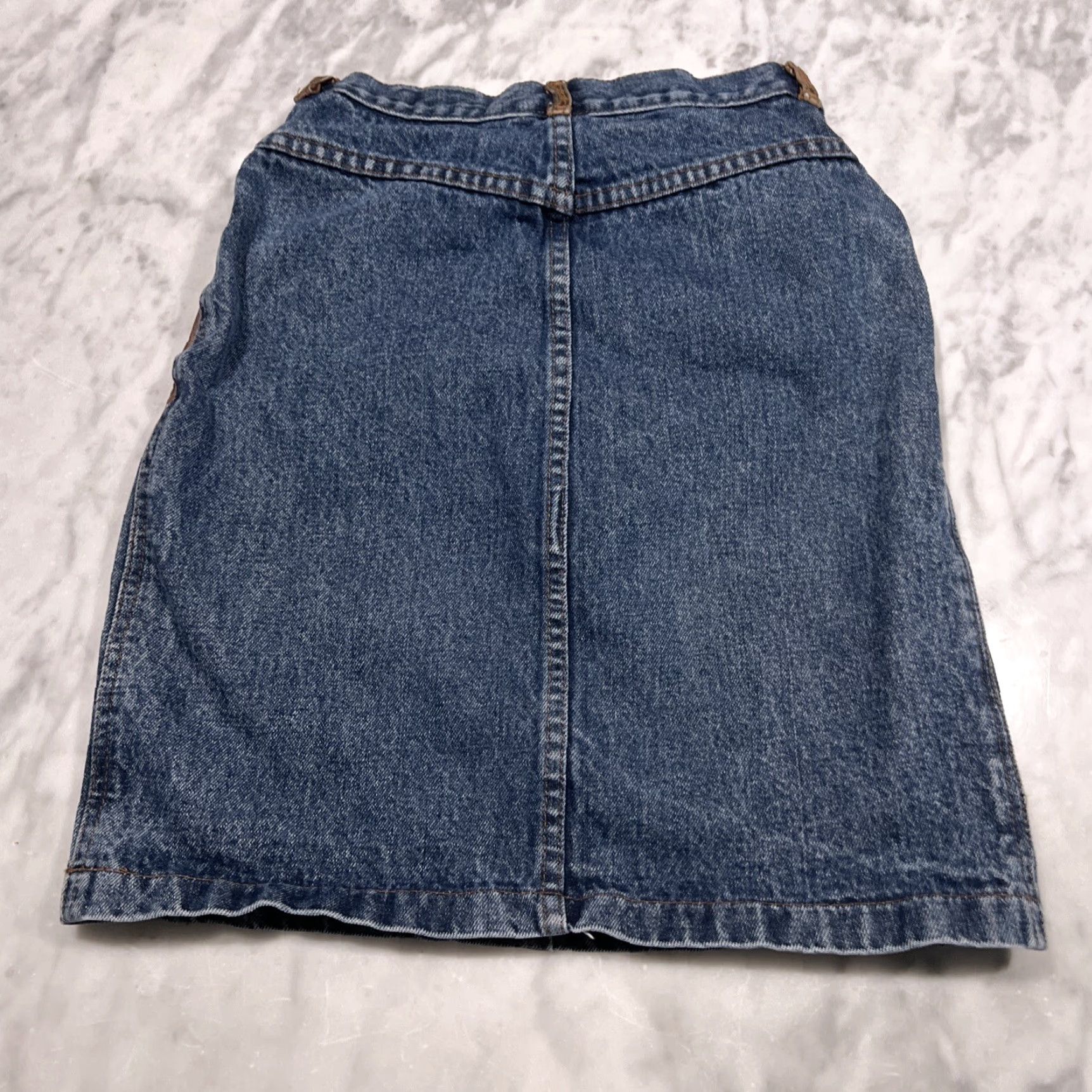 Vintage VINTAGE Weathered Blues Denim Western Skirt Size 6 Leather Accents Bare Back A-Line Women Short Cowboy" Size 28" / US 6 / IT 42 - 5 Thumbnail