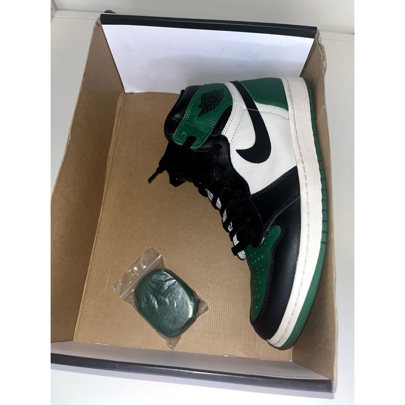 Jordan Brand Jordan One High Pine Green 555088-140 GREAT CONDITION Size US 11 / EU 44 - 8 Thumbnail