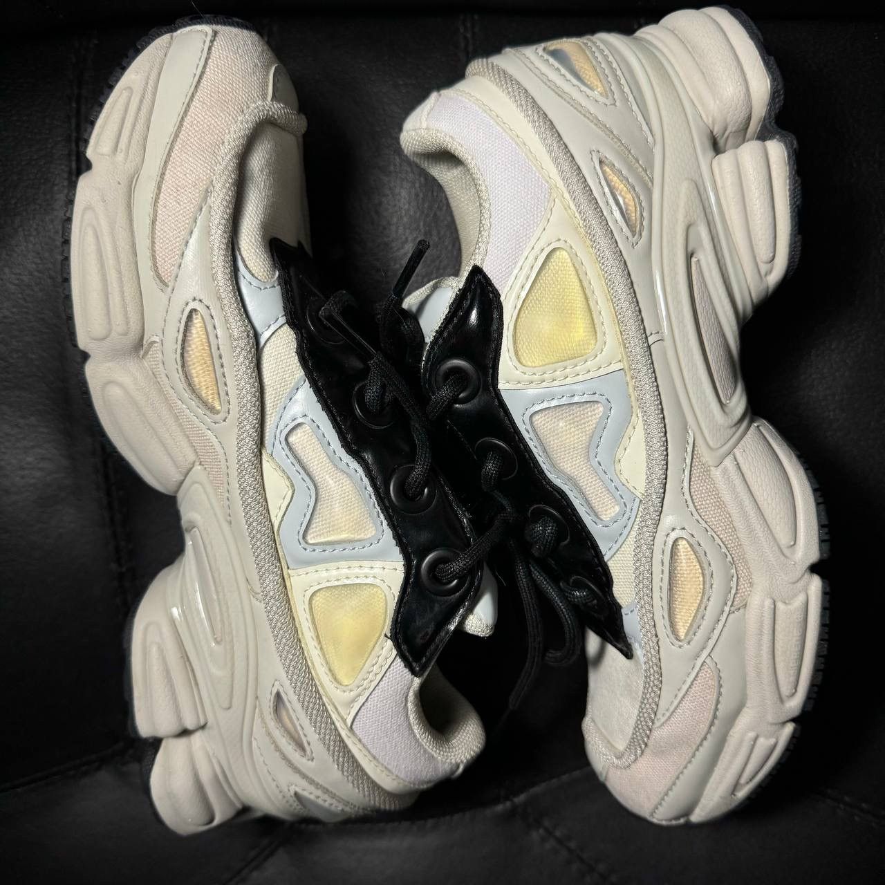 Adidas × Raf Simons Adidas Raf Simons Ozweego Cream White Size US 5 / EU 37 - 4 Thumbnail