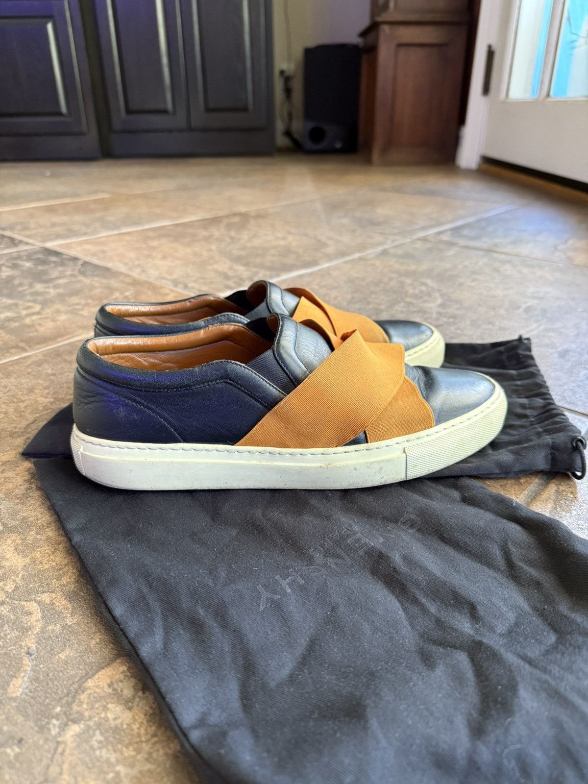 Givenchy Givenchy Slip On Trainers Size US 8.5 / EU 41-42 - 4 Thumbnail
