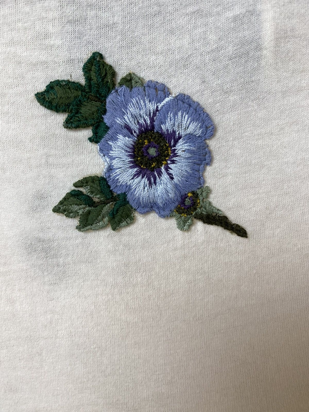 Gucci Gucci Logo Floral Embroidered Tee Size M Size US M / EU 48-50 / 2 - 3 Thumbnail