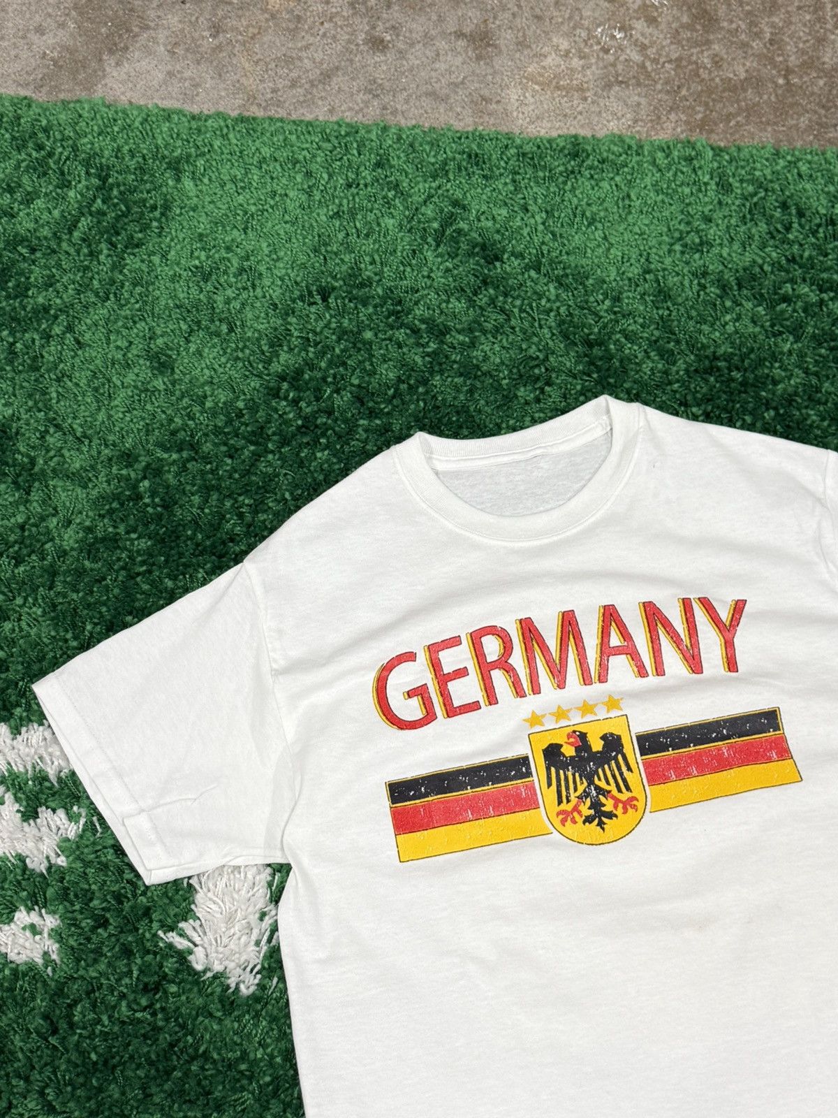 Vintage Germany Country Eagle Center Logo Tee White Medium Size US M / EU 48-50 / 2 - 2 Thumbnail