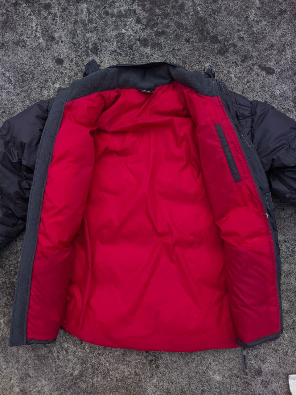 Nike Vintage Nike 00s Manchester United Puffer Jacket Size US L / EU 52-54 / 3 - 4 Thumbnail