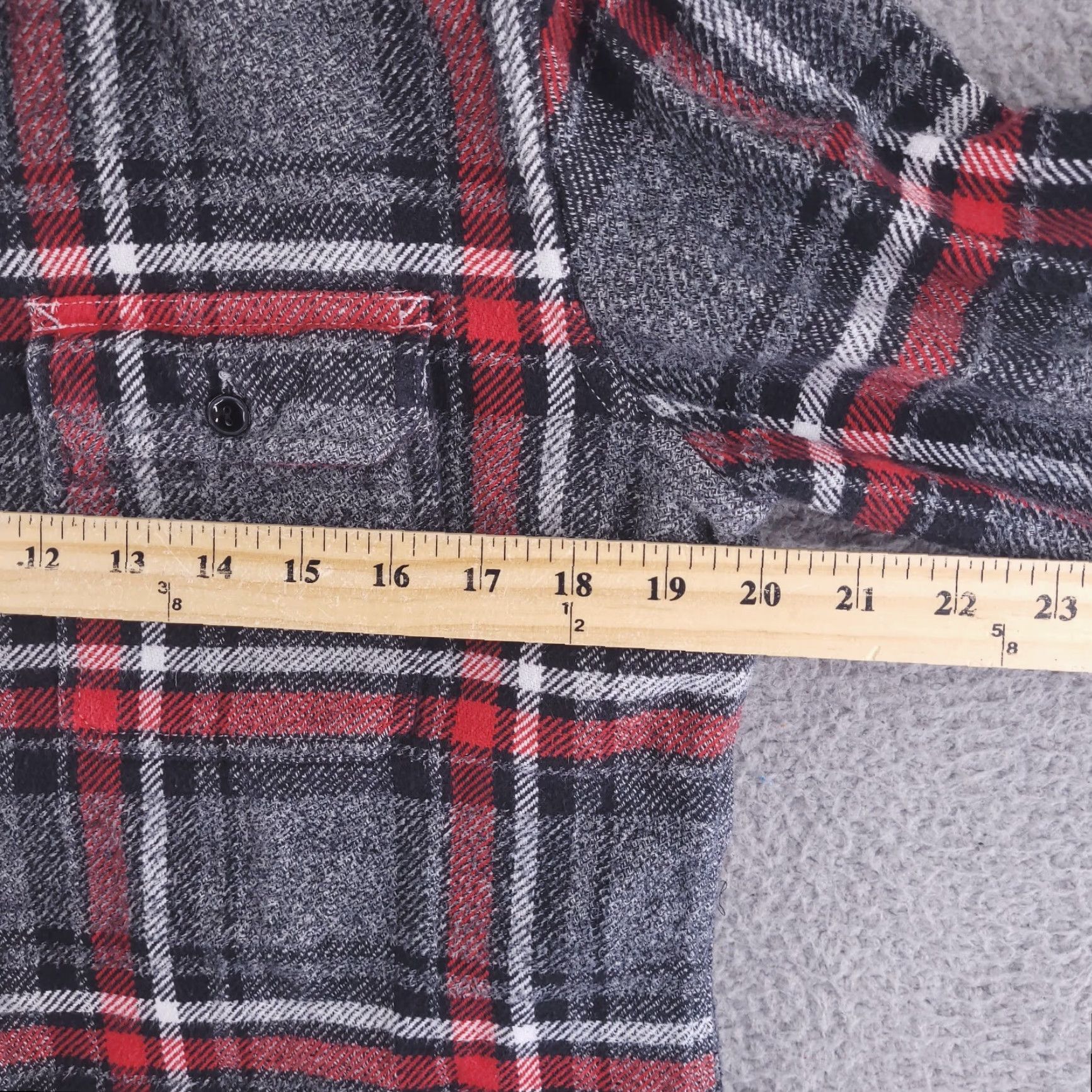 Gap **Red Flannel Gap Mens Heavyweight Button-Up Shirt** User: **Black Flannel Gap Mens Heavyweight Button-Up Shirt** Size US S / EU 44-46 / 1 - 7 Thumbnail