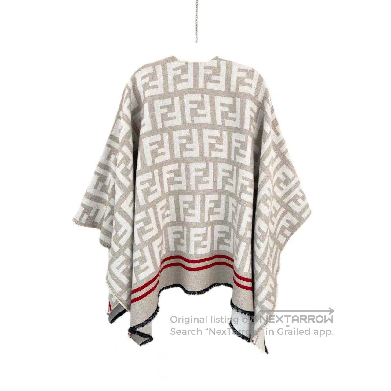 Fendi Fendi Old flowers are printed with wool shawls| Size ONE SIZE - 2 Thumbnail