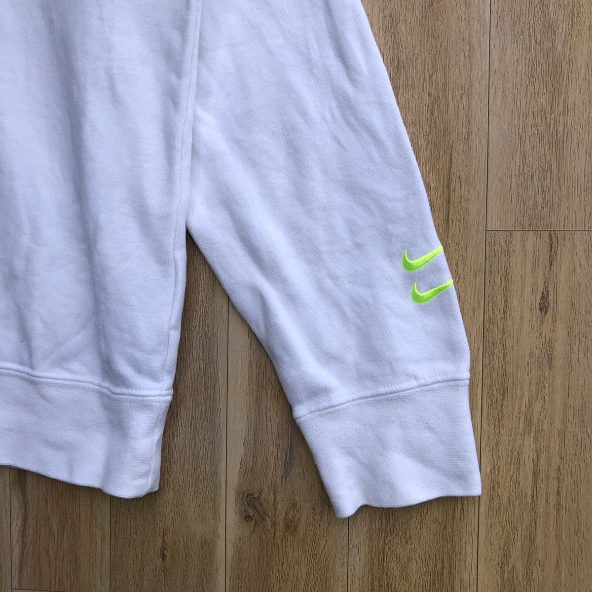 Nike Vintage Nike Swoosh Sportswear Pullover Sweatshirt Size US L / EU 52-54 / 3 - 4 Thumbnail