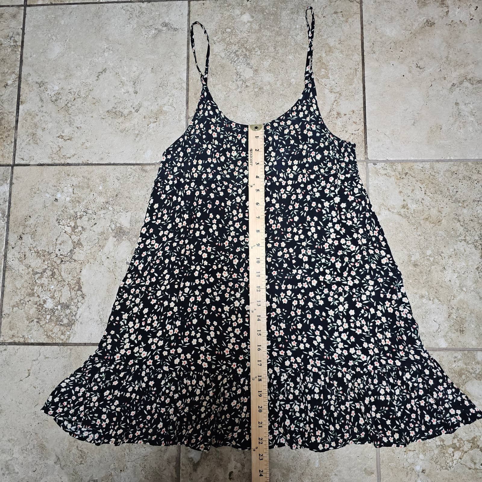 Urban Outfitters Urban Outfitters Black Floral Mini Dress Ruffle Hem sz Small Size S / US 4 / IT 40 - 9 Thumbnail