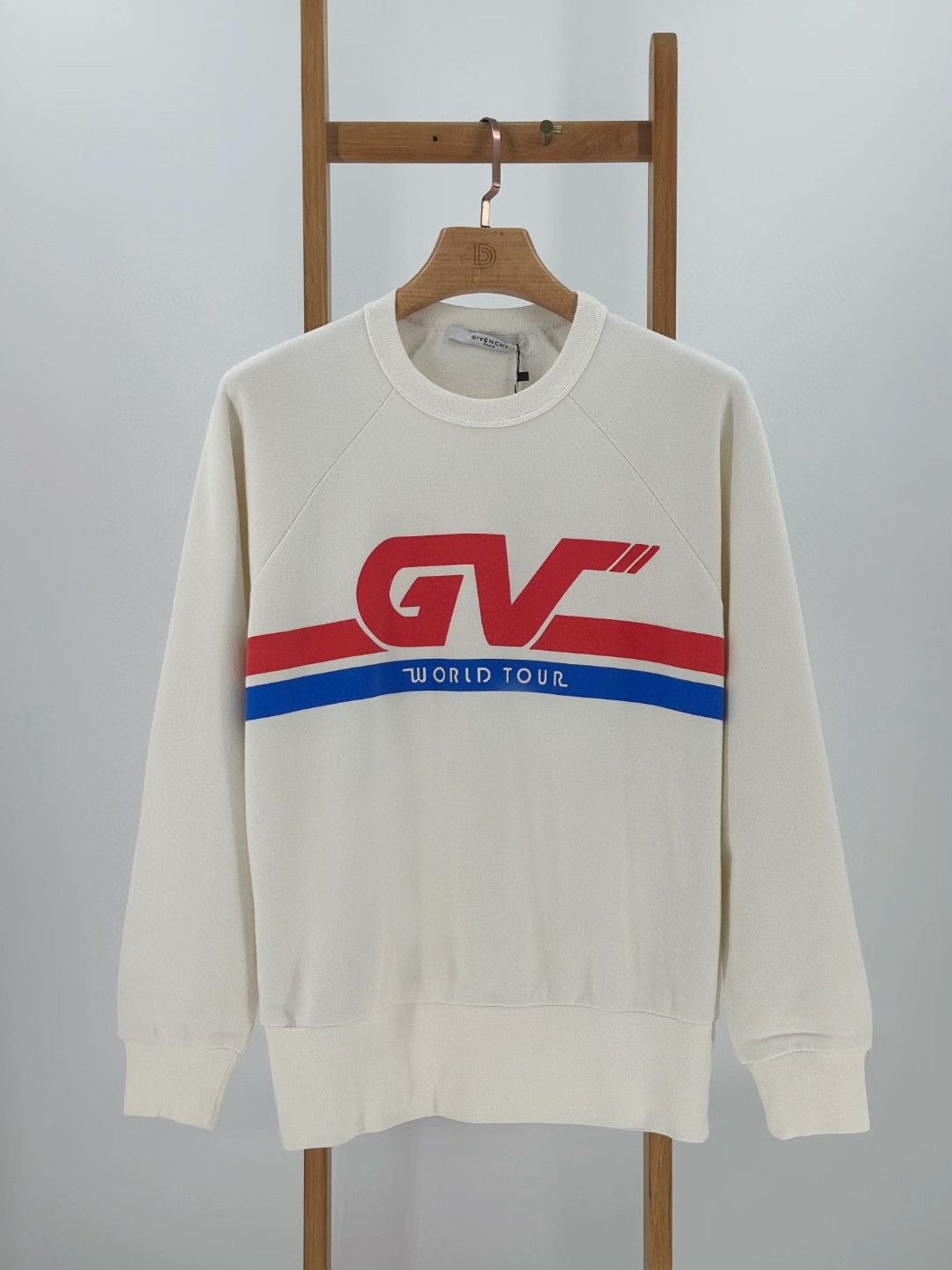 Givenchy Givenchy Beige Crewneck Sweatshirt Size US S / EU 44-46 / 1 - 1 Thumbnail