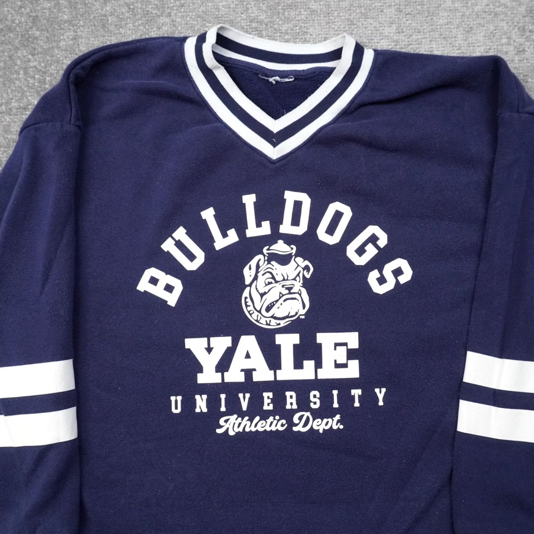 Vintage Yale Bulldogs Athletic Dept. Mens Large Blue Long Sleeve Sweatshirt Size US L / EU 52-54 / 3 - 5 Thumbnail