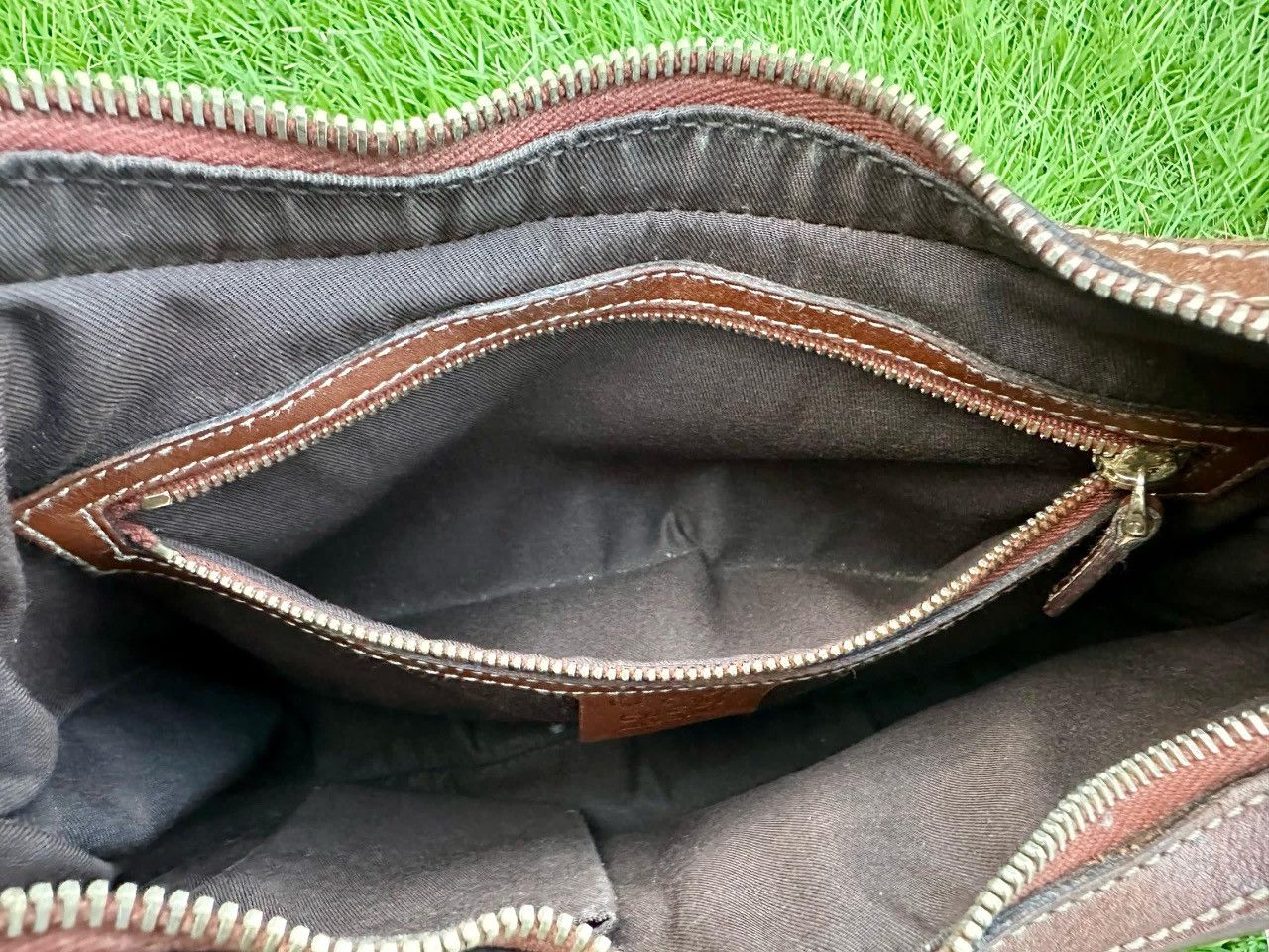Gucci Authentic Gucci Charmy Leather Medium Hobo Bag Size ONE SIZE - 8 Thumbnail