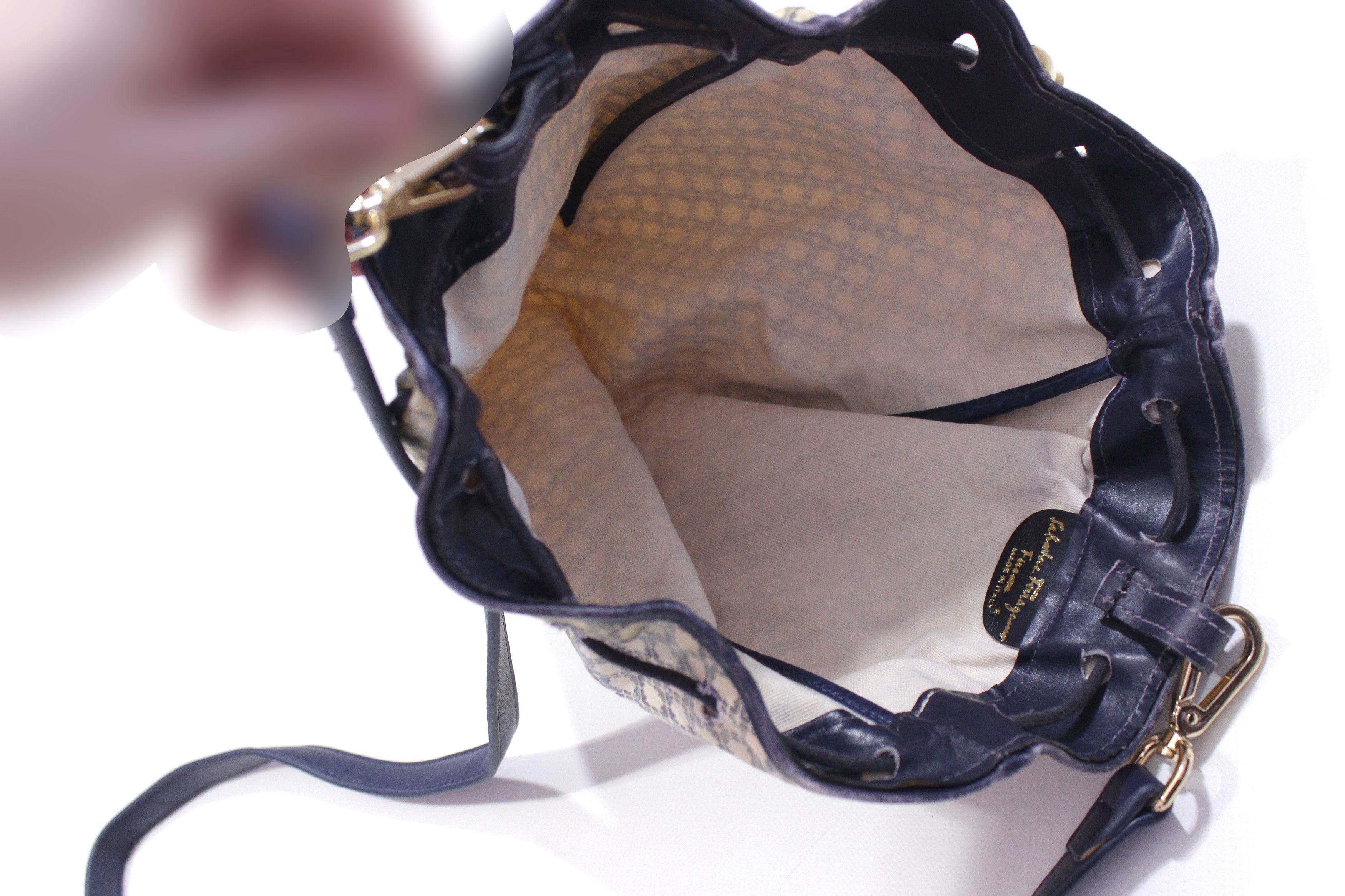 Salvatore Ferragamo 90S Monogram Bucket Bag Vintage Size ONE SIZE - 13 Thumbnail