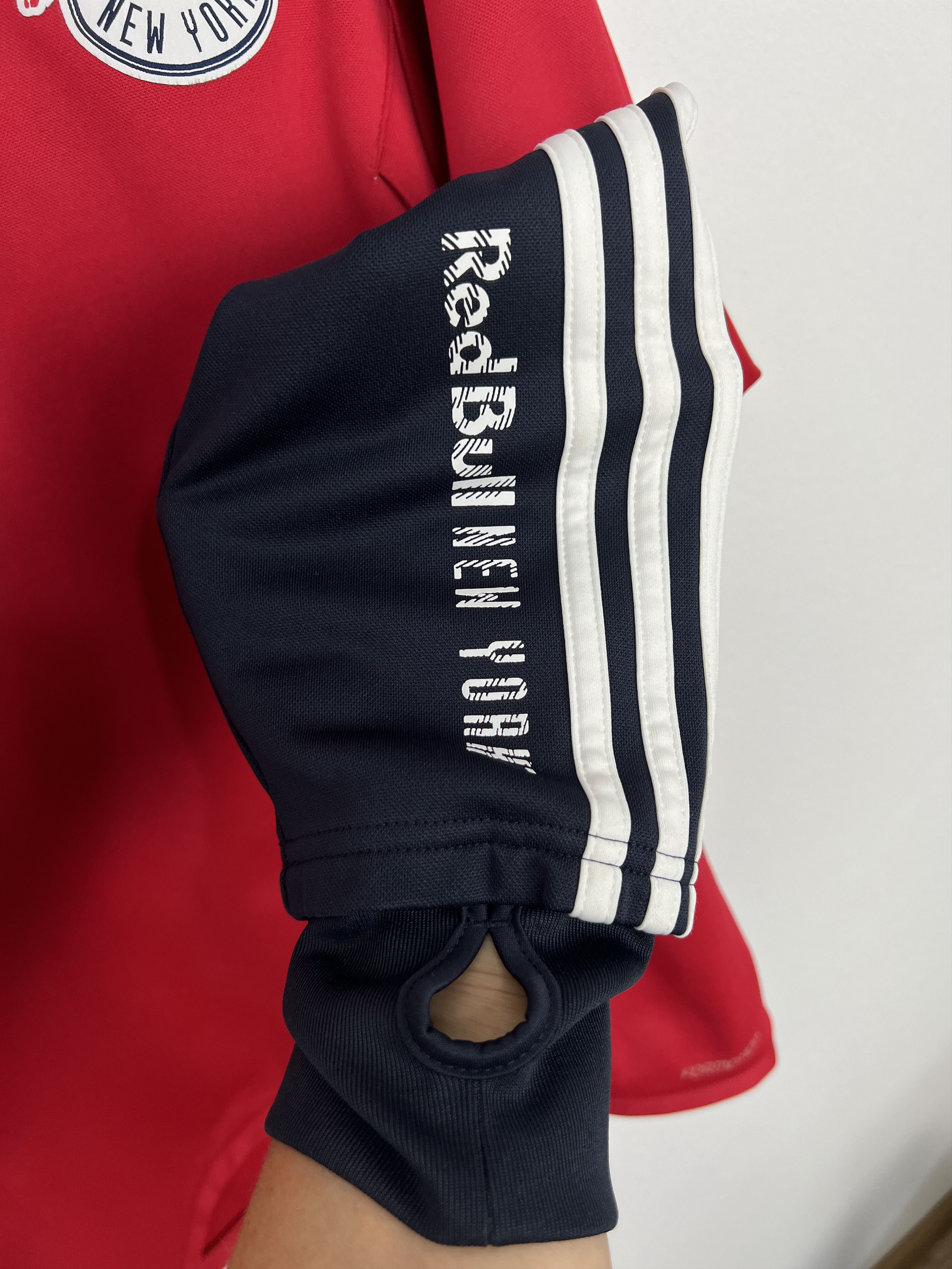 Adidas Vintage Adidas Red Bull Salzburg Football Train Sweatshirt Size US L / EU 52-54 / 3 - 5 Thumbnail