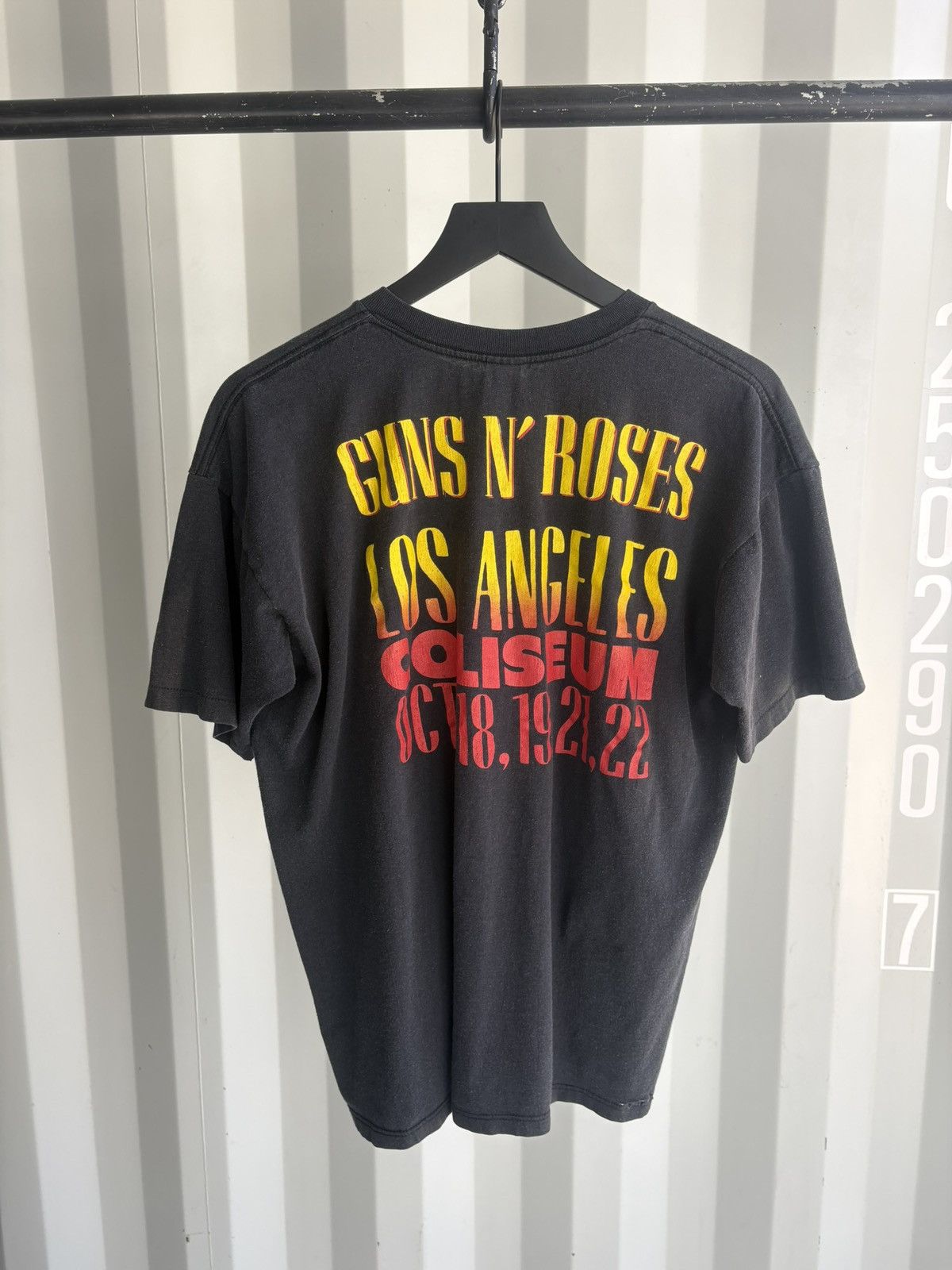 Band Tees Vintage Guns N Roses Shirt Faded Thrashed Grunge Band Size US L / EU 52-54 / 3 - 3 Thumbnail