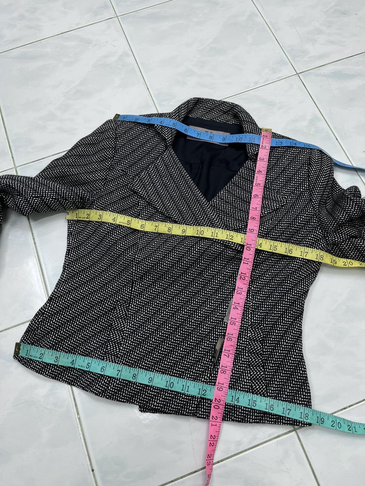 Chanel 🔥🔥🔥STEALS KARL LAGERFIELD CROPPED JACKET Size S / US 4 / IT 40 - 15 Thumbnail