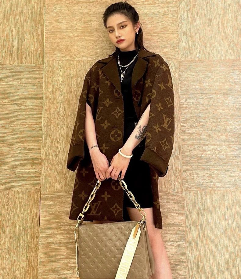 Louis Vuitton Louis Vuitton Brown presbyopic full print long coat Size XXS / US 00 / IT 34 - 1 Thumbnail
