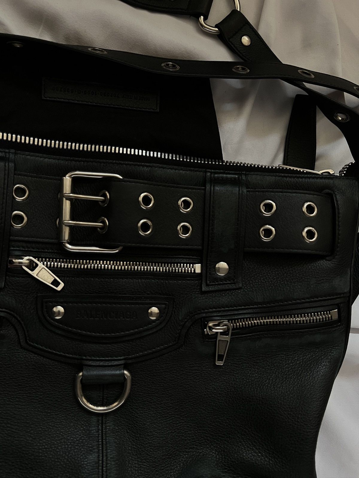 Balenciaga Balenciaga Fall22 Lost Tape Emo Bag Sz. M Size ONE SIZE - 13 Thumbnail
