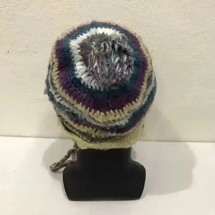 Burton Rare Burton Stripe Design Earflap Knit Beanie Hat Size ONE SIZE - 4 Thumbnail