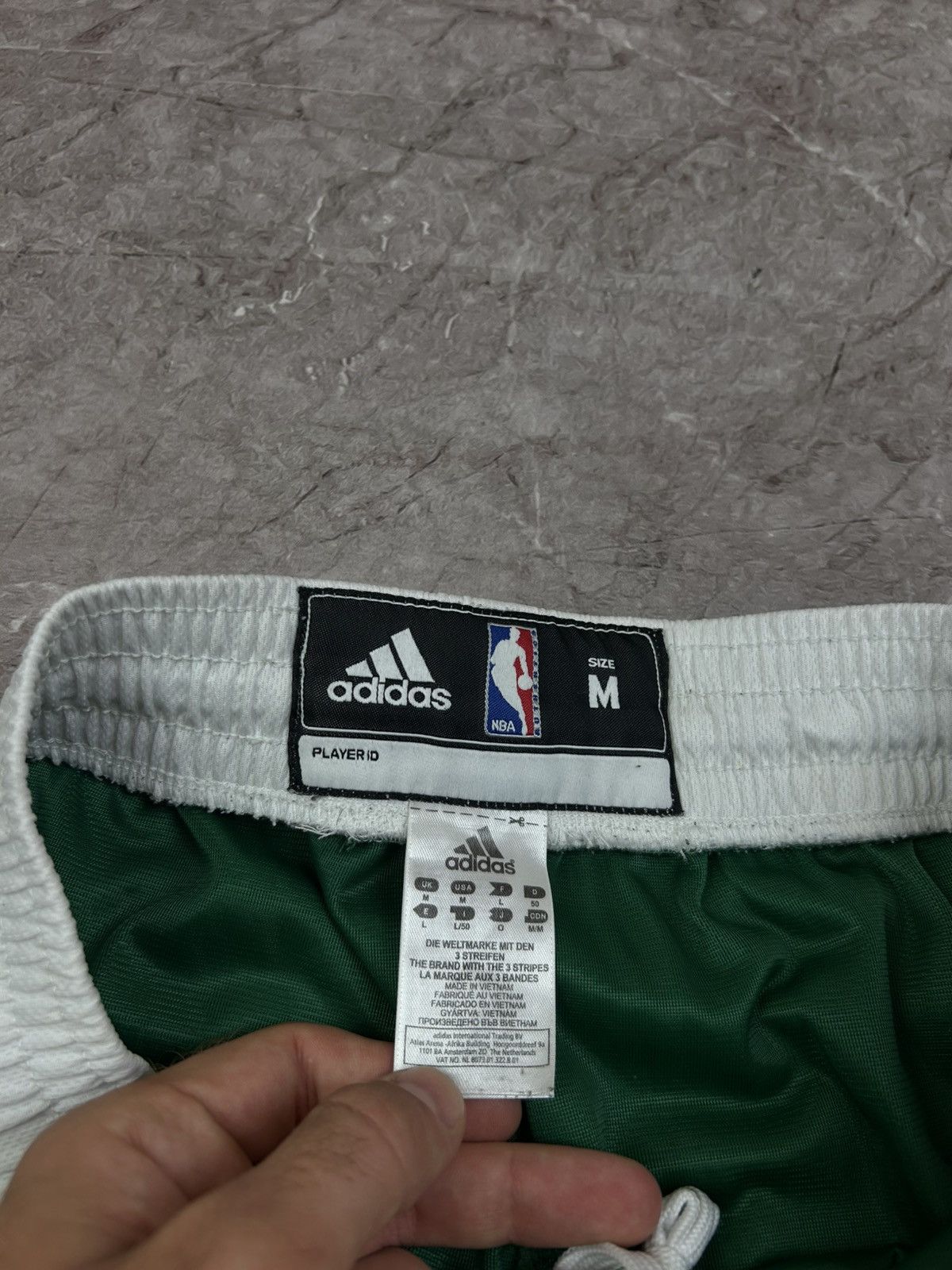 Adidas Vintage Adidas shorts NBA Celtic basketball style size m Size US 32 / EU 48 - 5 Thumbnail
