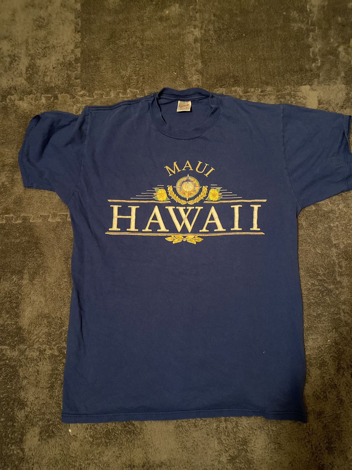 Vintage Blue Hawaii t shirt Size US L / EU 52-54 / 3 - 1 Thumbnail