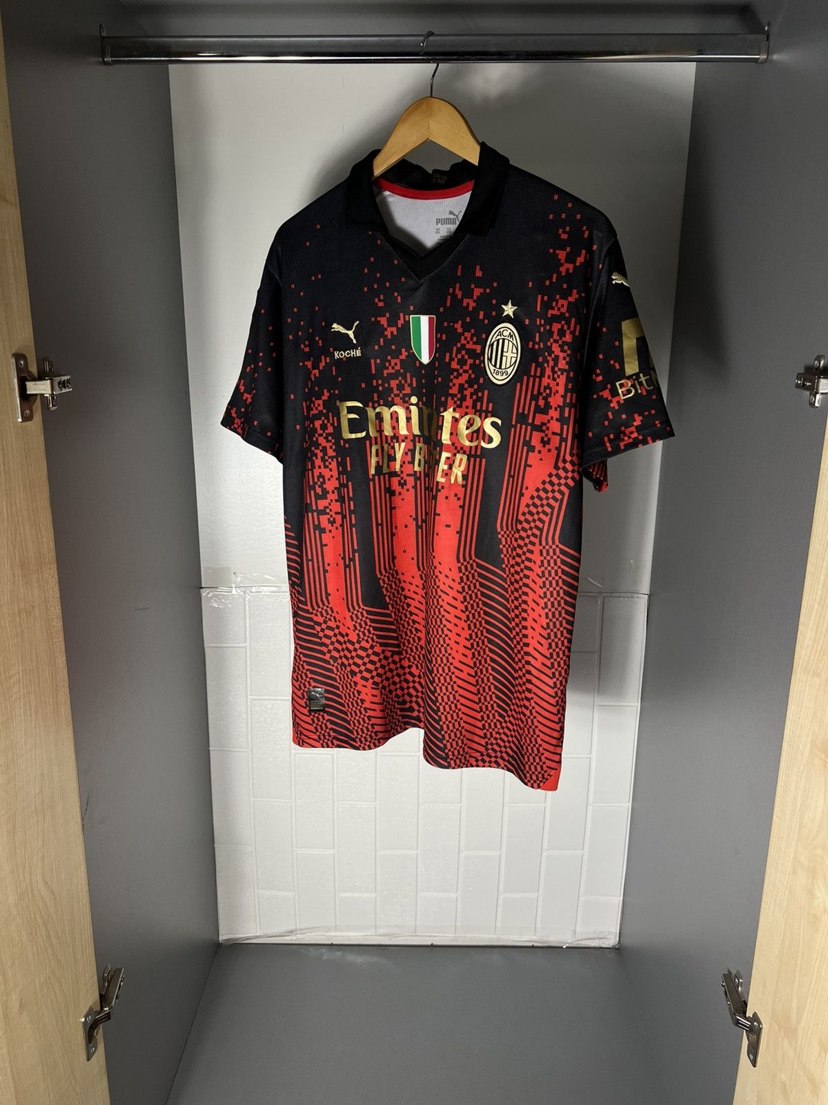 Puma VINTAGE PUMA FC MILAN ITALY SOCCER JERSEY RETRO BLOKE Y2K Size US XXL / EU 58 / 5 - 3 Thumbnail