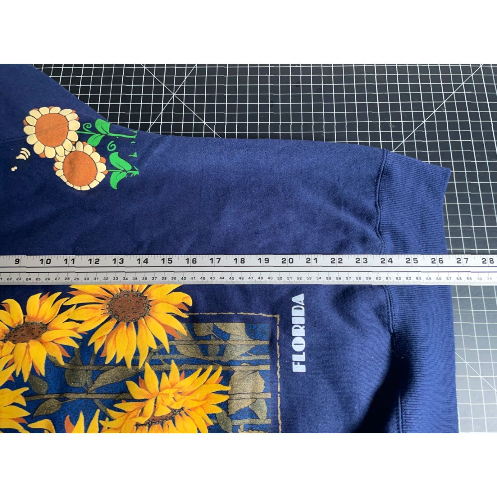 Hanes VINTAGE Hanes Sweatshirt Adult XL Dark Blue 90s Sunflower Teacher Graphic Print Crew Neck Pullover Regular Women’s Size XL / US 12-14 / IT 48-50 - 6 Thumbnail