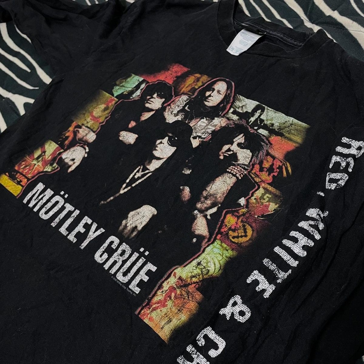 Band Tees Vintage Motley Crue Red White And Crue Tour Shirt 2005 Size US M / EU 48-50 / 2 - 4 Thumbnail