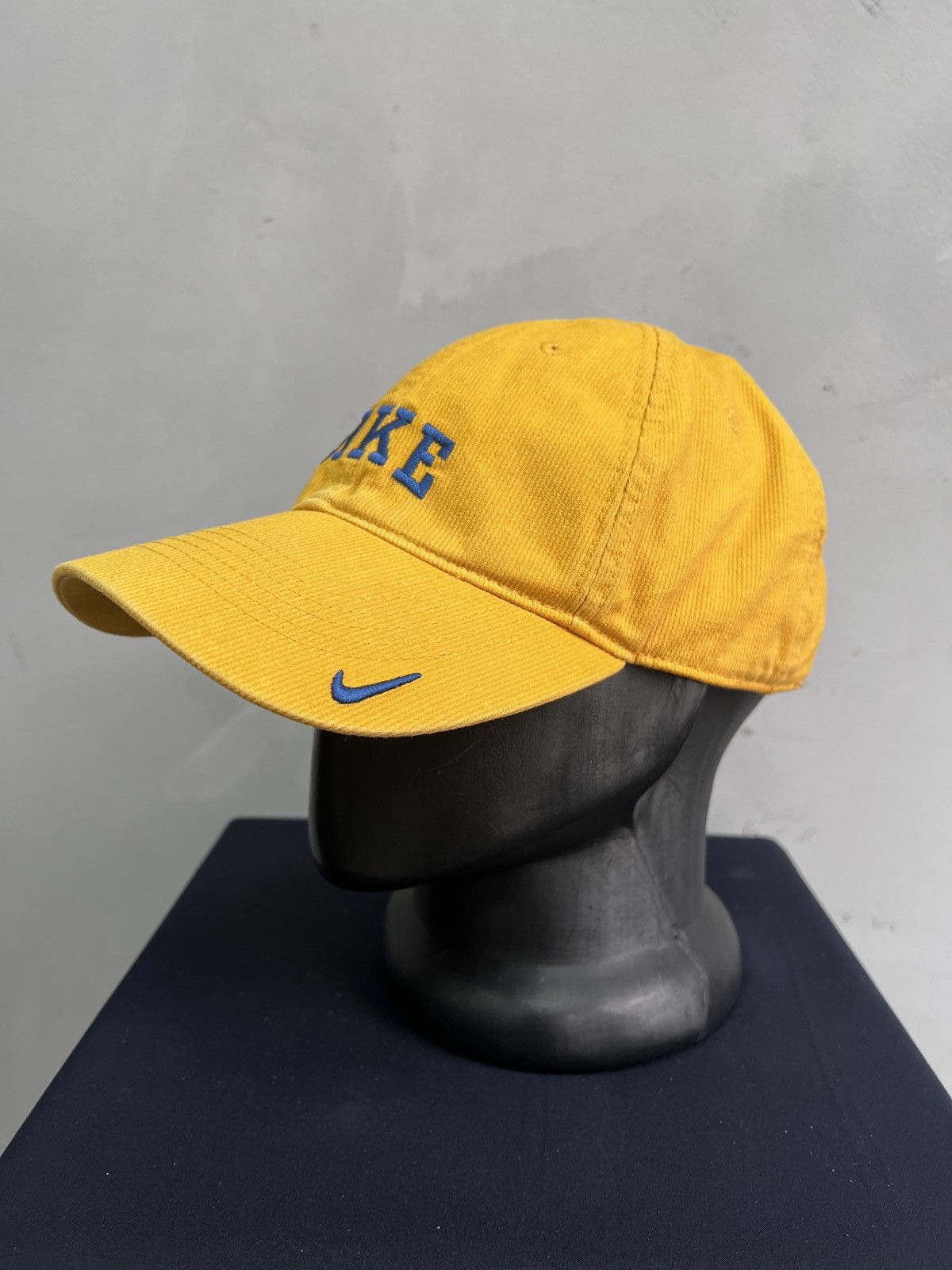 Nike Nike yellow cap velvet fabric rare vintage item Size ONE SIZE - 2 Thumbnail