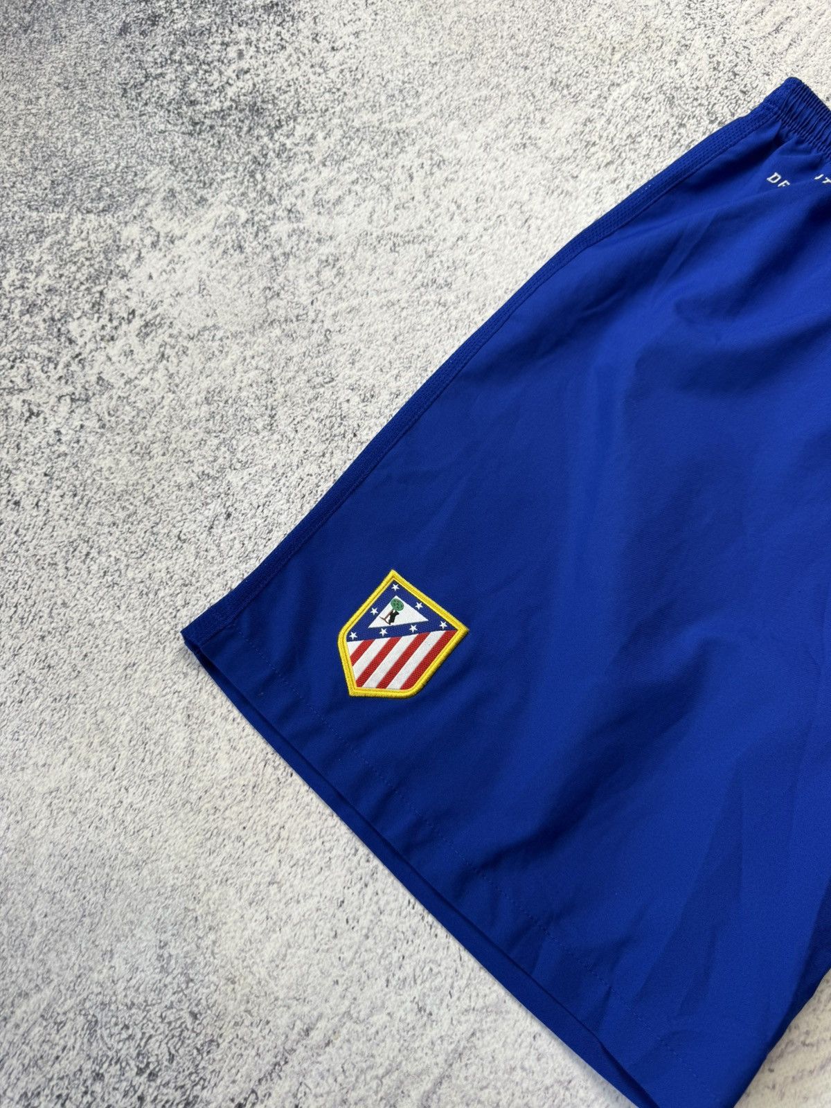 Nike ATLETICO MADRID 2015/2016 HOME FOOTBALL SOCCER SHORTS NIKE Size US 34 / EU 50 - 7 Thumbnail