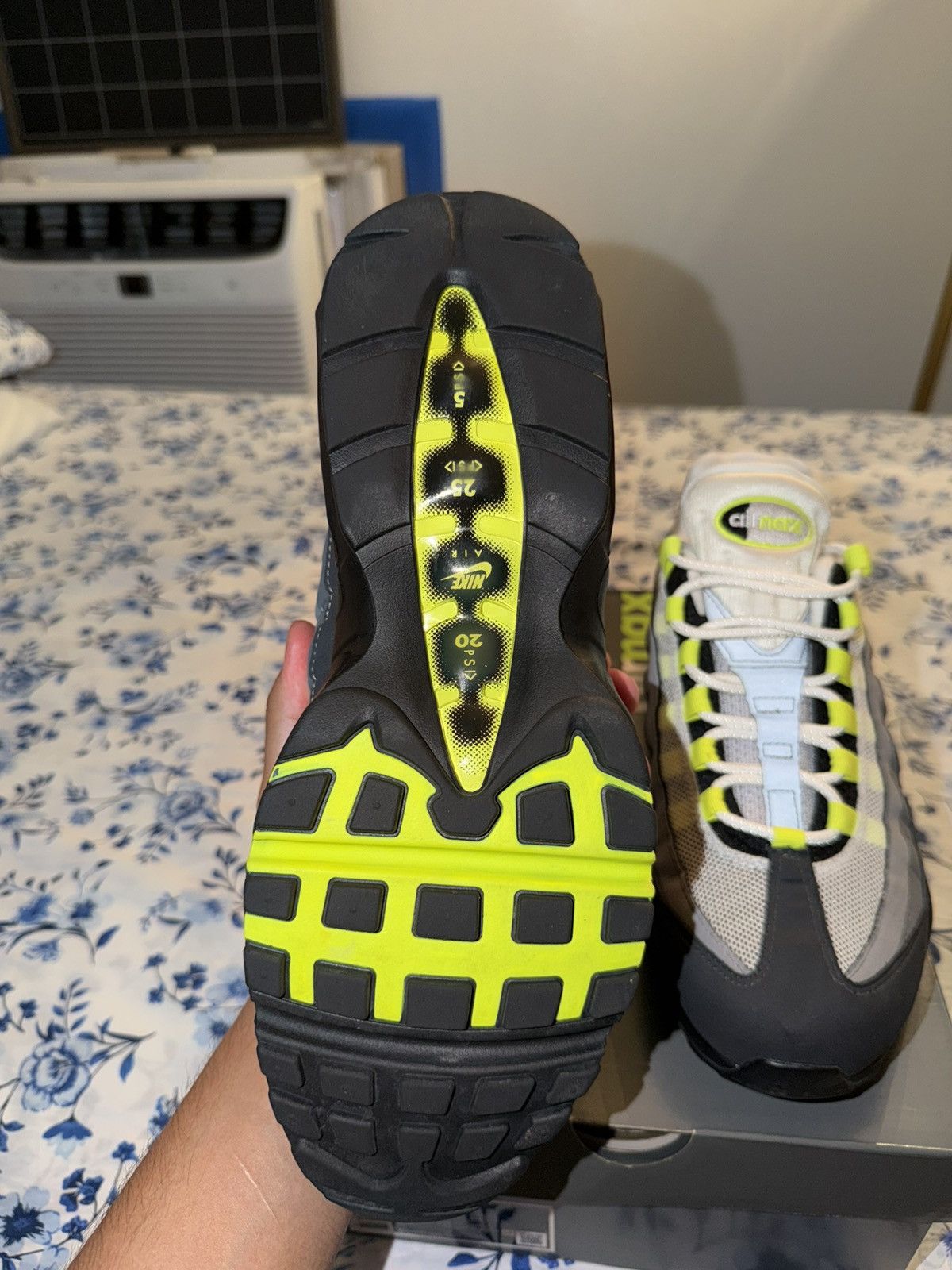 Nike Nike Air Max 95 'Neon' 2020 Size US 10.5 / EU 43-44 - 5 Thumbnail