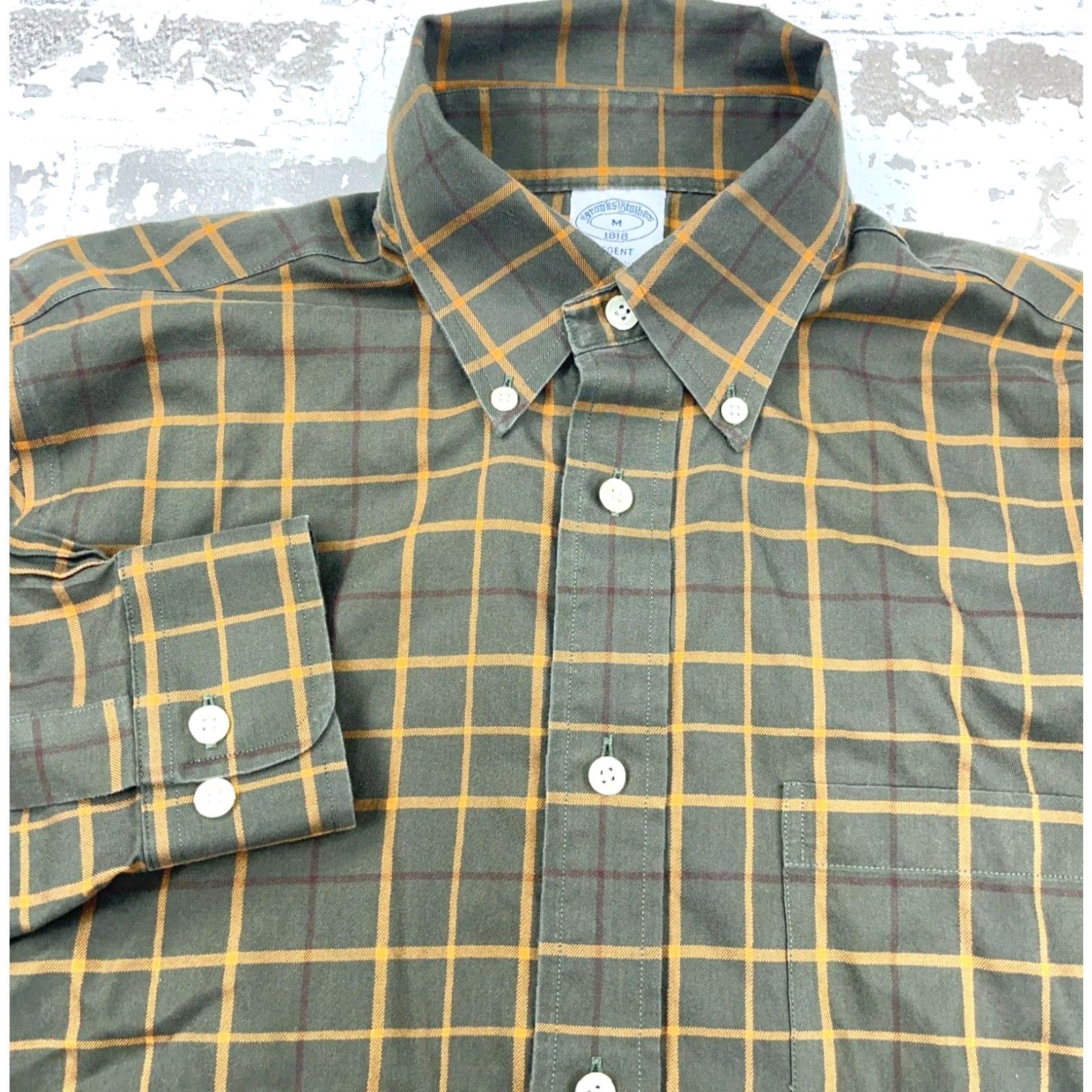 Brooks Brothers Brooks Brothers Men's Button-Up Shirt Medium Green Plaid Casual Dress All Seasons Size 40R - 2 Thumbnail