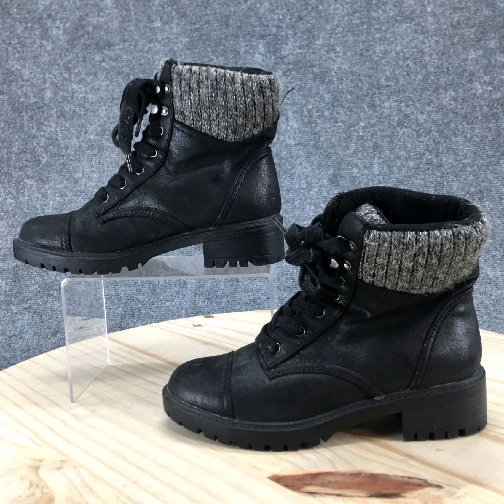 Vintage Universal Thread Boots Womens 6 Cap Toe Winter Ankle Bootie Black Faux Leather Size ONE SIZE - 2 Thumbnail