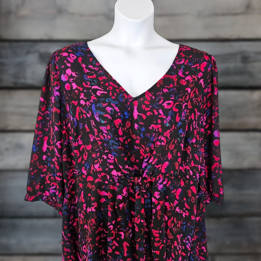 Torrid Torrid Womens Top Blouse 4X Black Pink 3/4 Sleeve V-Neck Womens Size XXL / US 16-18 / IT 52-54 - 1 Thumbnail