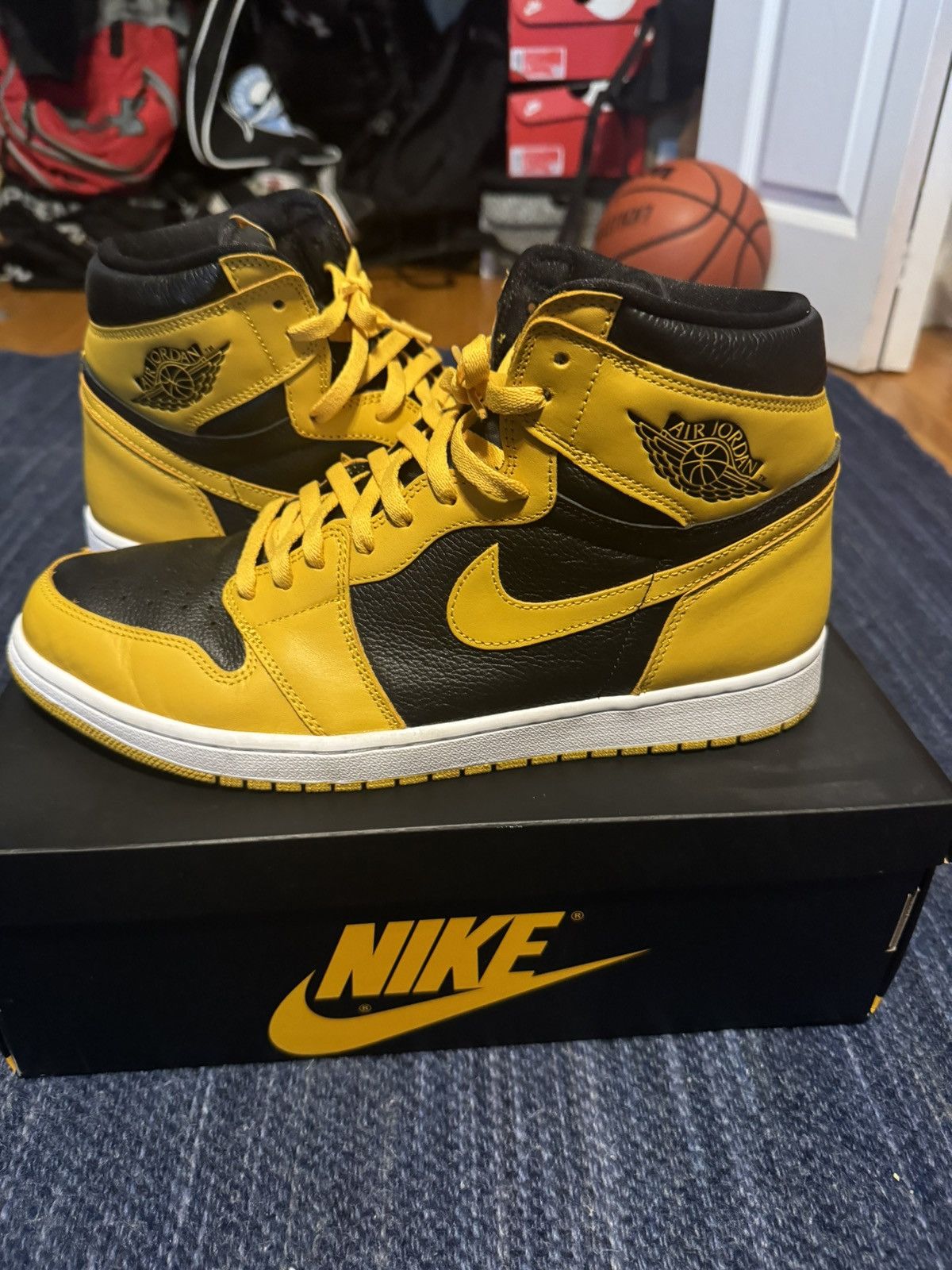 Jordan Brand × Nike Jordan 1 Retro High Pollen Size US 14 / EU 47 - 1 Thumbnail
