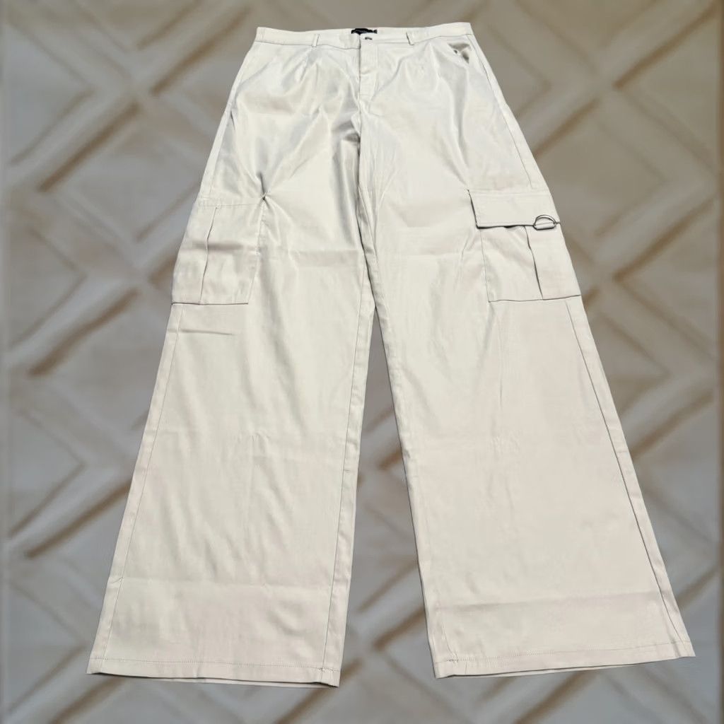 PrettyLittleThing VINTAGE: PRETTYLITTLETHING PLT? Shape? Wide Leg Cargo Pants Womens 14 Beige High Rise 34x34 Size 36" / US 14 / IT 50 - 1 Thumbnail