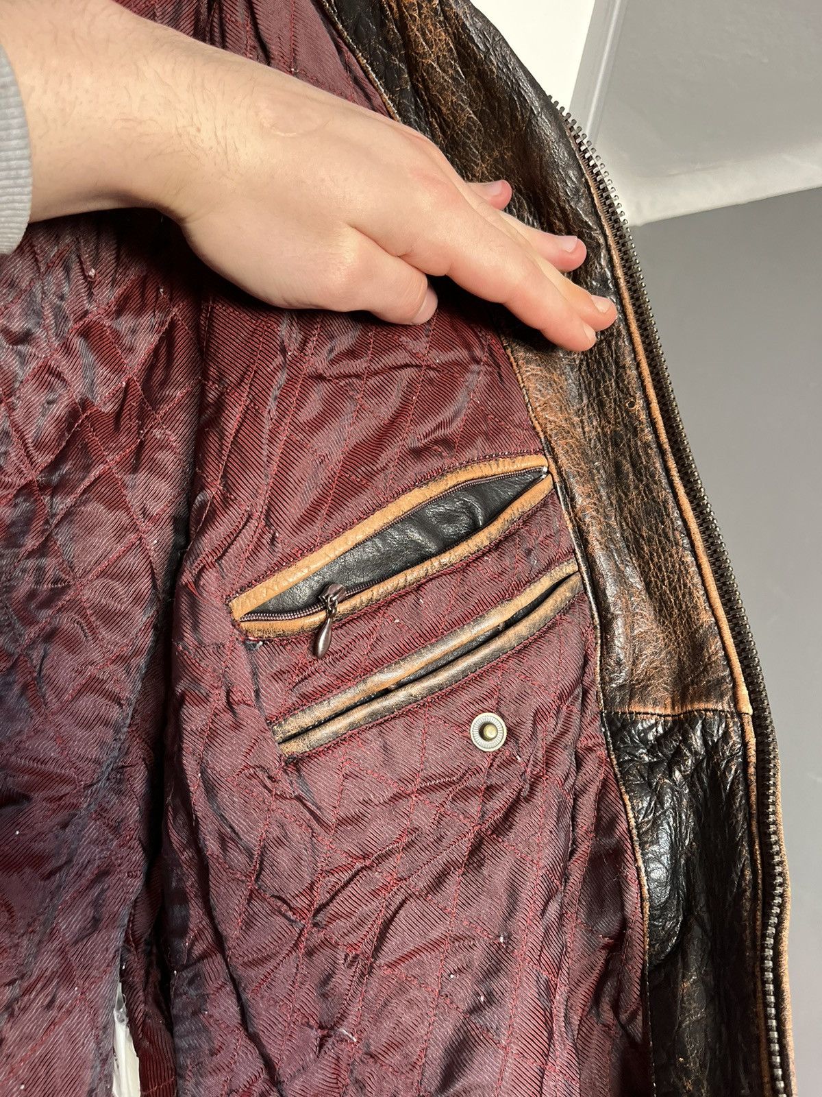 Guess × Vintage Vintage 90’s Guess Heavy Distressed Leather Jacket Designer Size US XL / EU 56 / 4 - 7 Thumbnail
