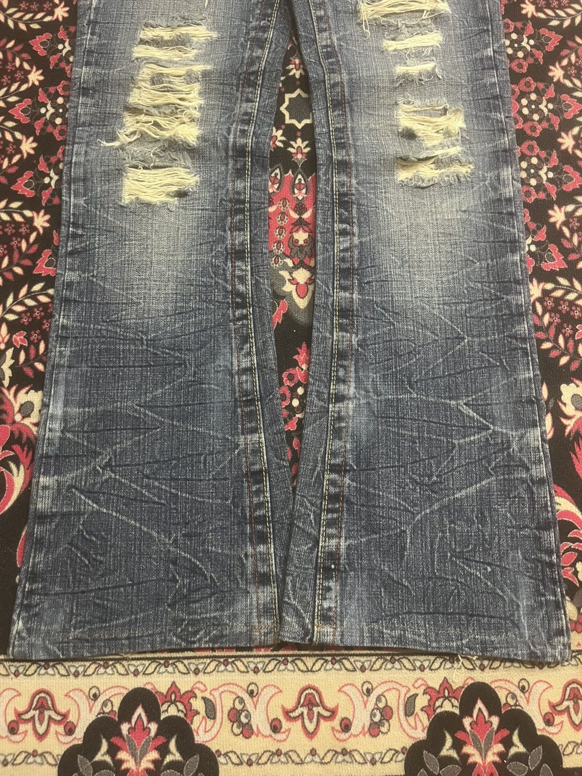 Le Grande Bleu (L.G.B.) Vintage African Taro Blue Thunder Washed Ripped Flare Jeans Size US 30 / EU 46 - 9 Thumbnail
