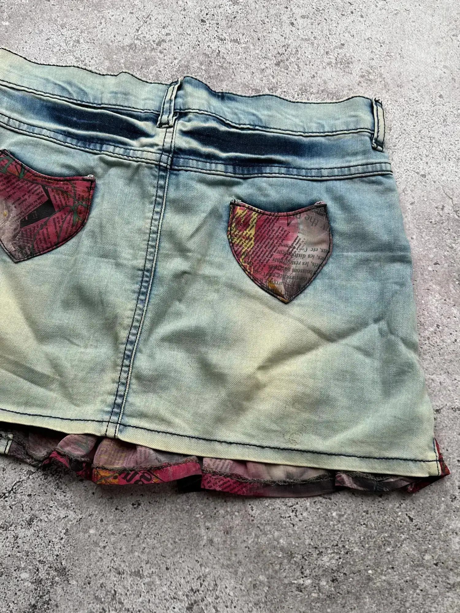 Japanese Brand Vintage Printed Faded Denim Mini Skirt C8(V292)(E8) Size 24" / US 00 / IT 34 - 6 Thumbnail