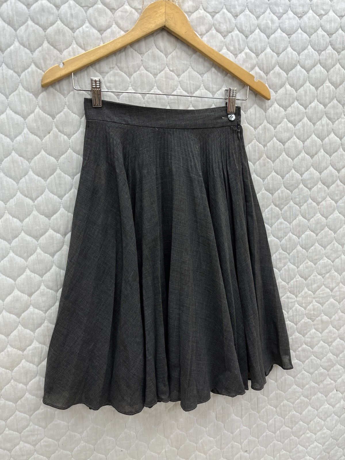 Gucci 🔥🔥🔥STEALS GUCCI PLEATED SKIRTS Size 25" / US 0 / IT 36 - 2 Thumbnail