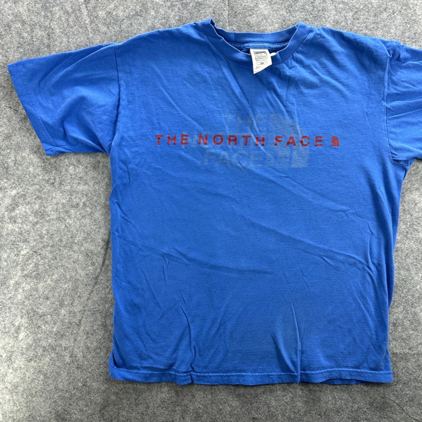 The North Face VINTAGE THE NORTH FACE Shirt Mens Medium Blue Red Spell Out Logo Tee Outdoor Hiking Size US M / EU 48-50 / 2 - 2 Thumbnail