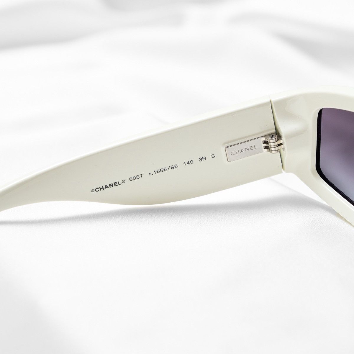 Chanel CHANEL 0CH6057 1656S6 SUNGLASSES Size ONE SIZE - 5 Thumbnail
